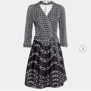 Diane Von Furstenburg Monocrome Silk Knit Wrap Dress SZ 8